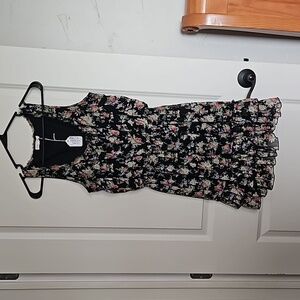Socialite Floral Dress Size Medium